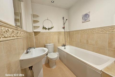2 bedroom flat to rent, Bawtry Road, Doncaster DN4