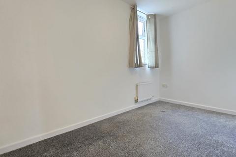 2 bedroom flat to rent, Bawtry Road, Doncaster DN4