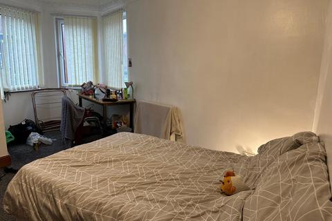 9 bedroom house to rent, Raven Road, Leeds LS6