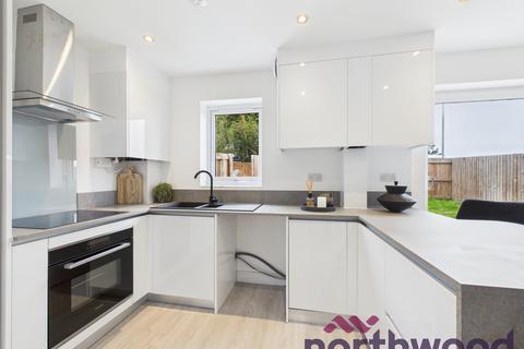 3 bedroom townhouse to rent, Frank Cliffe Way, Middlewich, CW10