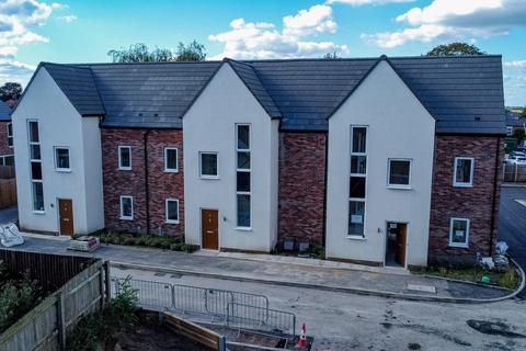 3 bedroom townhouse to rent, Frank Cliffe Way, Middlewich, CW10