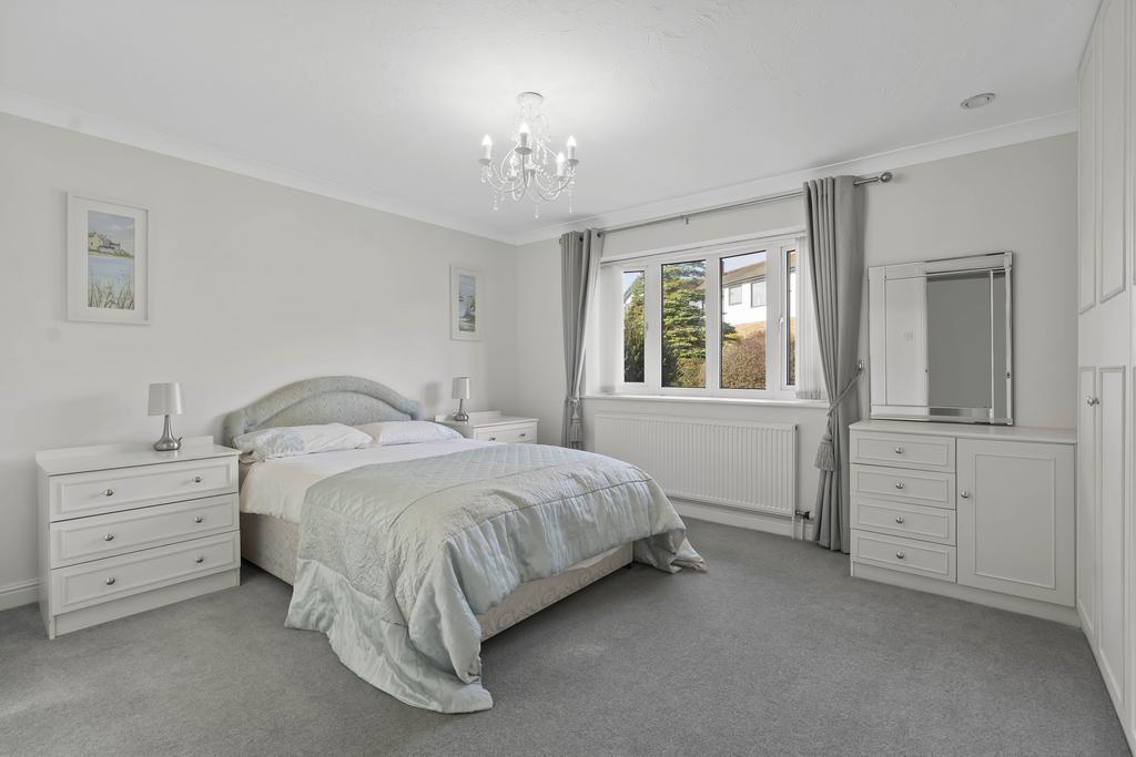 33 Mead Drive - Principal Bedroom.JPG