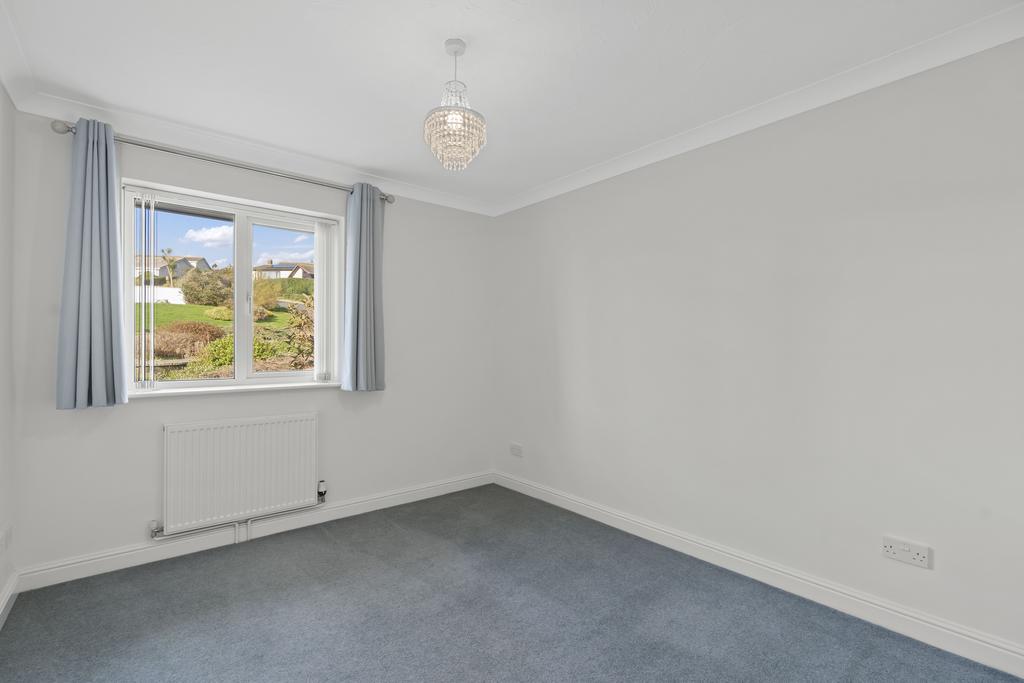 33 Mead Drive - Bed 3.JPG