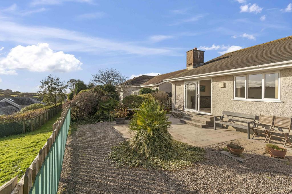33 Mead Drive - Rear Garden 2.JPG