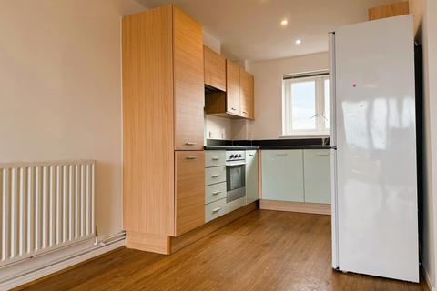 2 bedroom flat to rent, Ashwood Place, Tamar Way, Slough, SL3