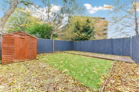 2 bedroom maisonette for sale, Runnymede, Colliers Wood SW19
