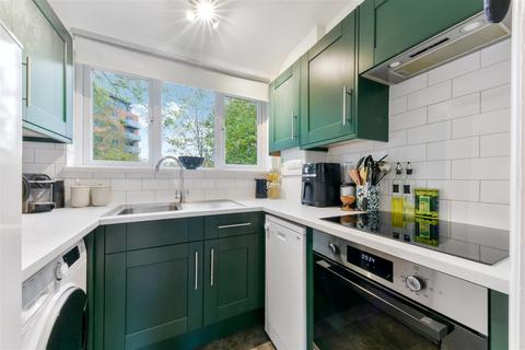 undefined, Runnymede, Colliers Wood SW19