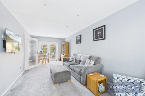 2 bedroom semi-detached house for sale, Dukes Avenue, Hebburn