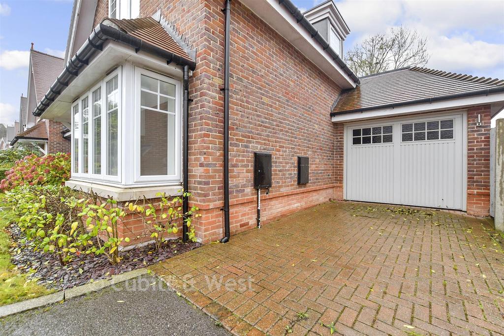 Driveway/Parking
