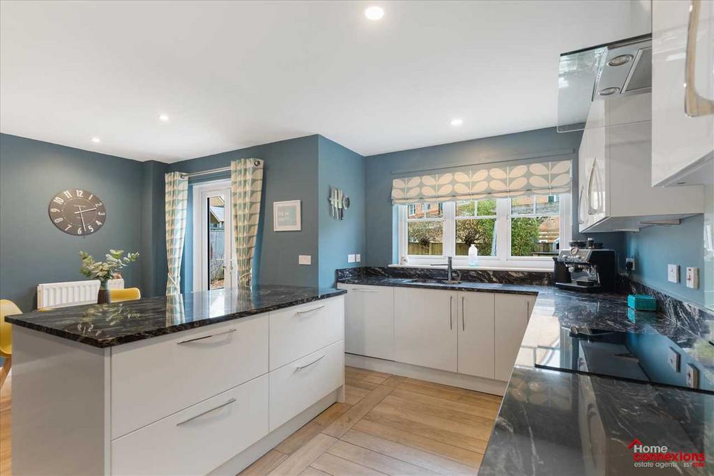 Kitchen Area (2)