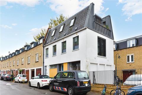 3 bedroom flat for sale, Rosemont Road, London, NW3