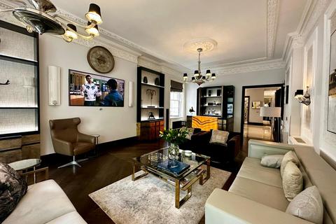 4 bedroom apartment to rent, Park Lane, London W1K