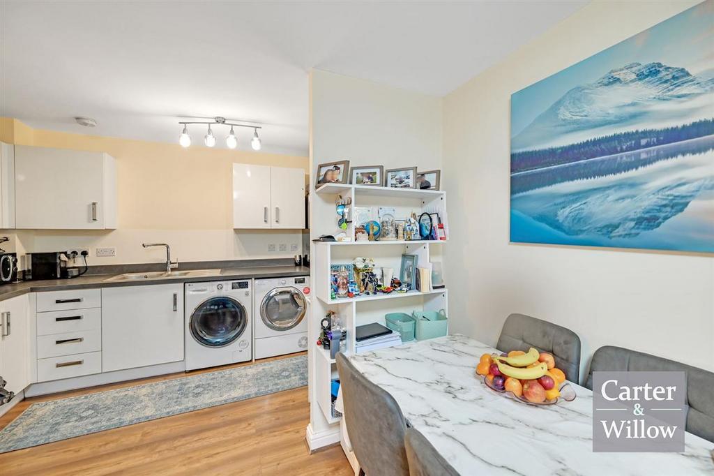 Kitchen/ dining