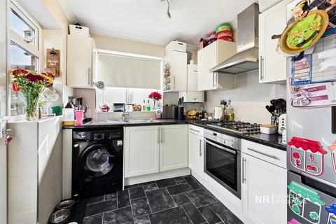2 bedroom ground floor maisonette for sale, West Ewell KT19