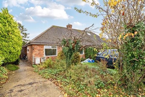 3 bedroom bungalow for sale, Tynley Grove, Jacob's Well, Guildford, GU4