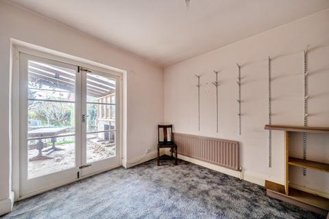 3 bedroom bungalow for sale, Tynley Grove, Jacob's Well, Guildford, GU4