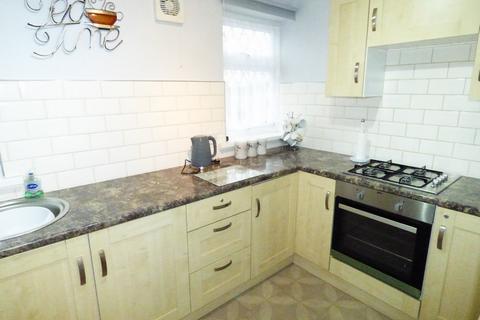 2 bedroom flat for sale, Upper Town Street, Bramley LS13