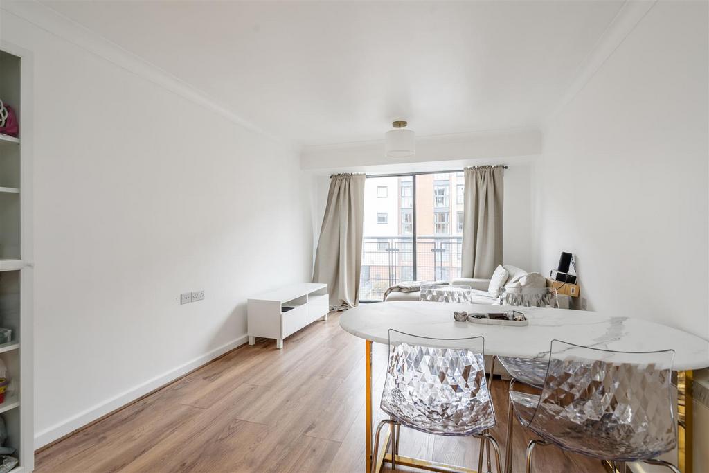 Apartment 9, 8 Rea Place 1.jpg