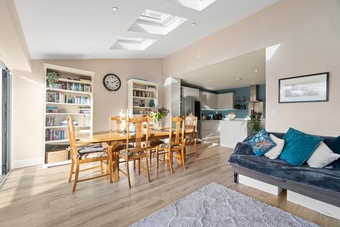 4 bedroom semi-detached house for sale, Loudwater Road, Sunbury-on-thames TW16