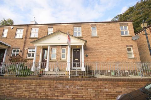 2 bedroom terraced house to rent, The Green, Huddersfield, HD2