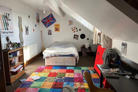 8 bedroom house to rent, Manor Terrace, Leeds LS6