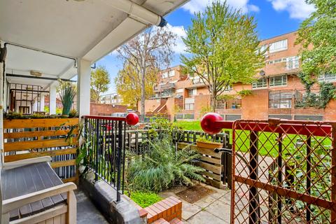 2 bedroom maisonette for sale, Sutterton Street,  Islington, N7