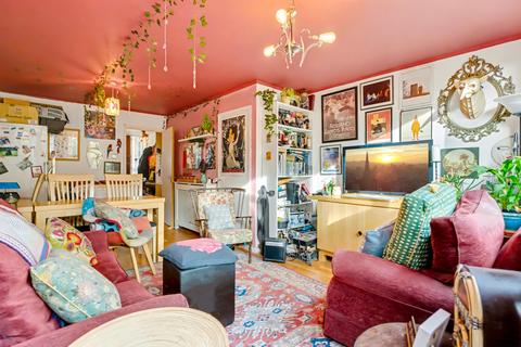 2 bedroom maisonette for sale, Sutterton Street,  Islington, N7