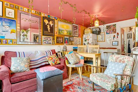 2 bedroom maisonette for sale, Sutterton Street,  Islington, N7