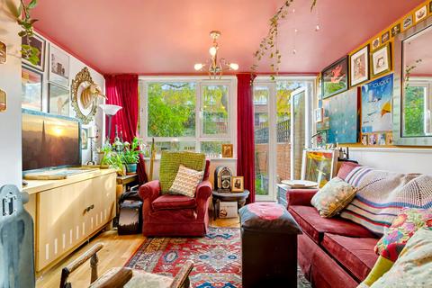 2 bedroom maisonette for sale, Sutterton Street,  Islington, N7
