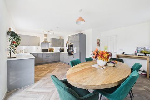 4 bedroom detached house for sale, Silver Birch Road, Wootton, NN4 6FZ
