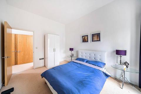 2 bedroom end of terrace house to rent, Leverton Close, Wood Green, London, N22