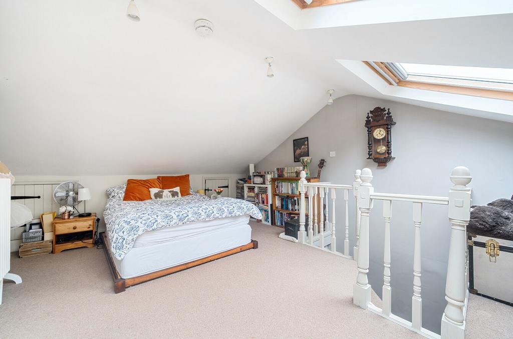 1375169-12-690c76...