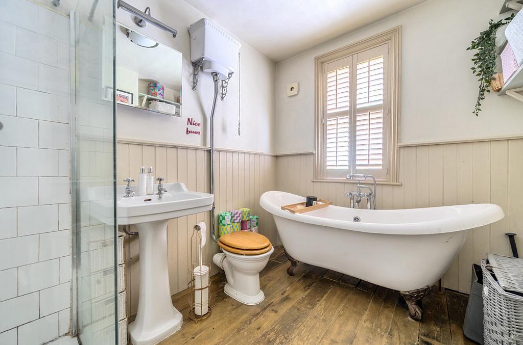 1375169-15-690c77...