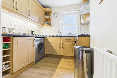 1 bedroom flat for sale, Foxenden Road, Surrey GU1