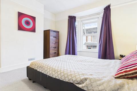 1 bedroom flat for sale, Foxenden Road, Surrey GU1