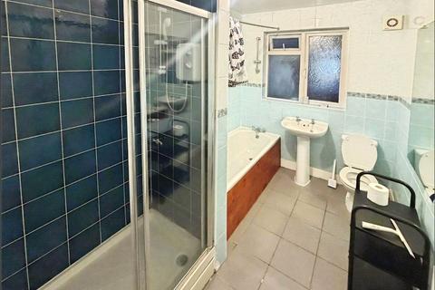 5 bedroom end of terrace house to rent, Harborough Road, Hampshire SO15