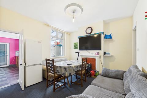 undefined, Pool Road, Leicester LE3