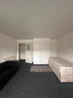 1 bedroom flat to rent, Sultan Road London E11 2DF