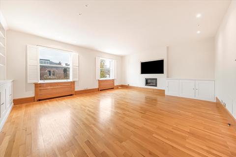 3 bedroom flat to rent, Lancaster Drive, London, NW3
