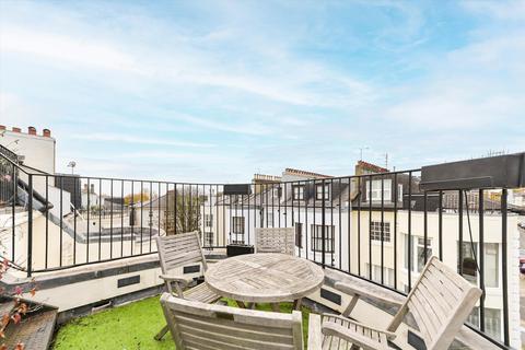 3 bedroom flat to rent, Lancaster Drive, London, NW3