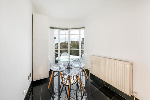 3 bedroom flat to rent, Lancaster Drive, London, NW3