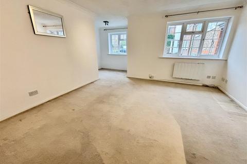 1 bedroom flat for sale, Fairway Heights, Surrey GU15