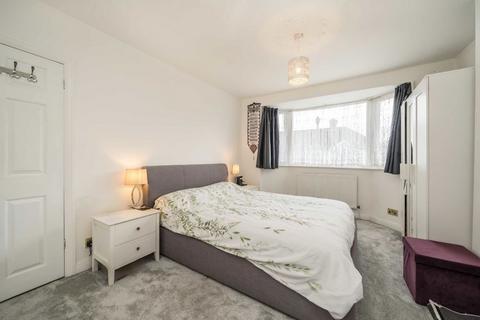145 Abbotts Road, Mitcham, CR4 1JZ