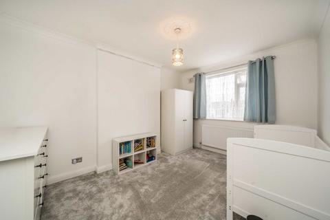 145 Abbotts Road, Mitcham, CR4 1JZ