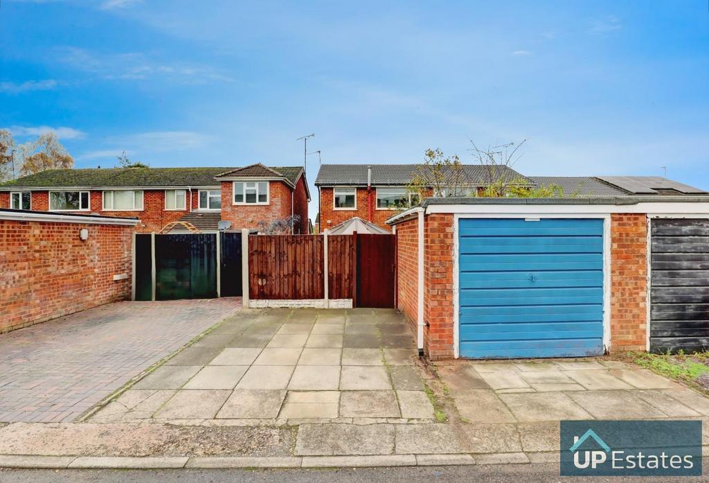 Garage / Parking