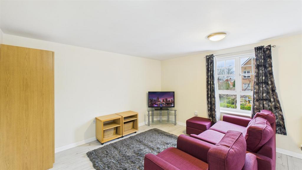Lounge/Dining Area