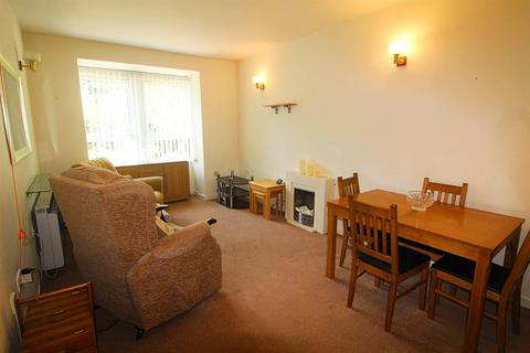 2 bedroom retirement property for sale, Potters Lane, Barnet EN5