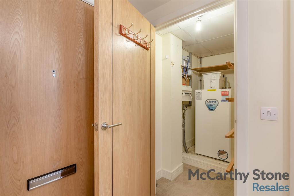 8670629-interior07.jpg