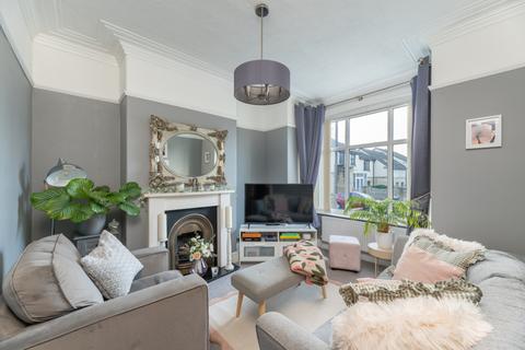 4 bedroom terraced house for sale, Staveley Road, Bingley, BD16