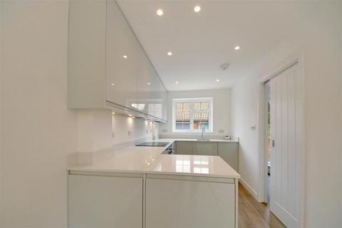 undefined, Athlone Close, Radlett WD7